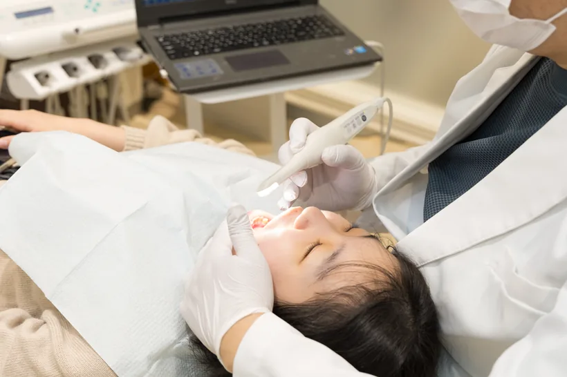口腔内カメラでの検査の様子